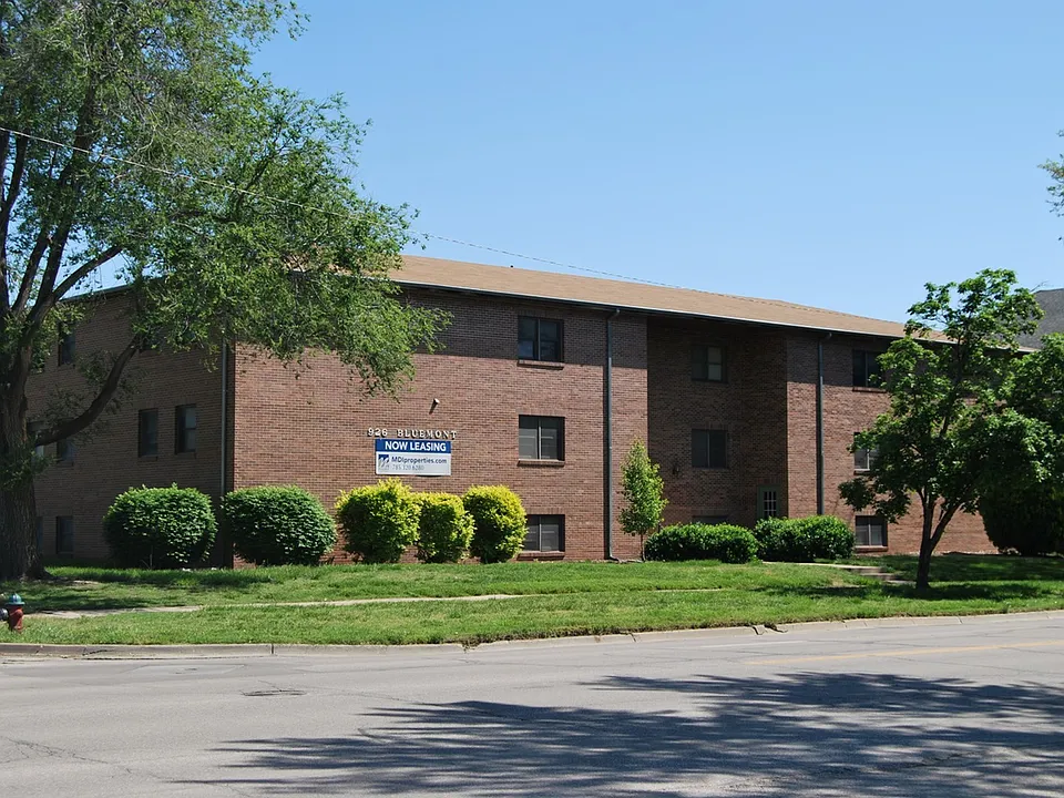 926 Bluemont Ave