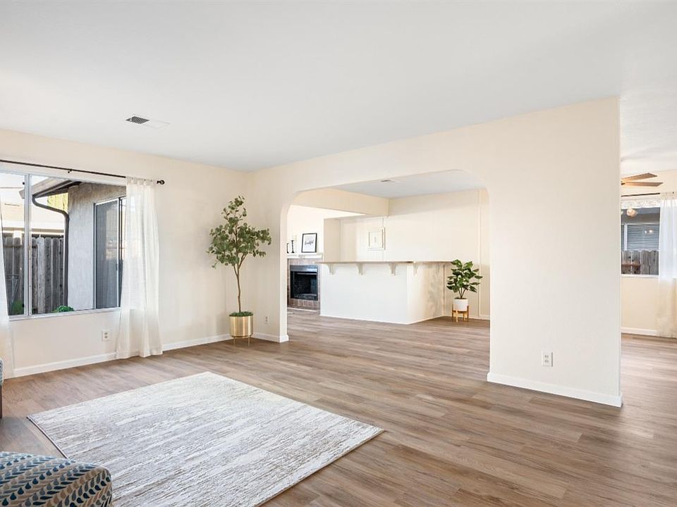 1st image of 2424 Dover Avenue