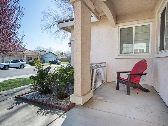 3rd image of 804 Atwell Cir