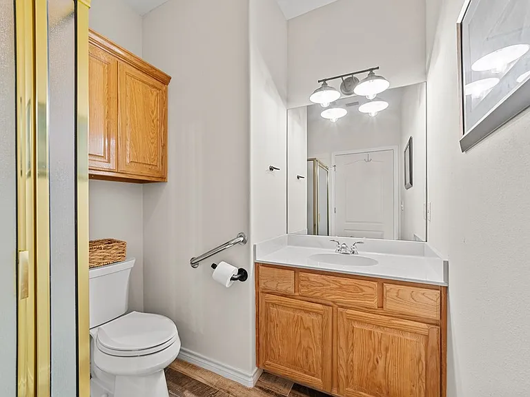 1008 Edinburgh Dr — Photo 15