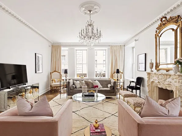 180 W 58th St #5A, New York, NY 10019