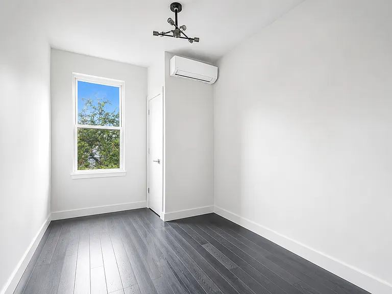 418 Rogers Ave #3 — Photo 6