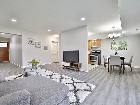 Living/Dining Area-Classic