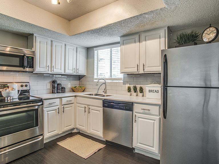 98fifty Apartments Dallas Tx Zillow