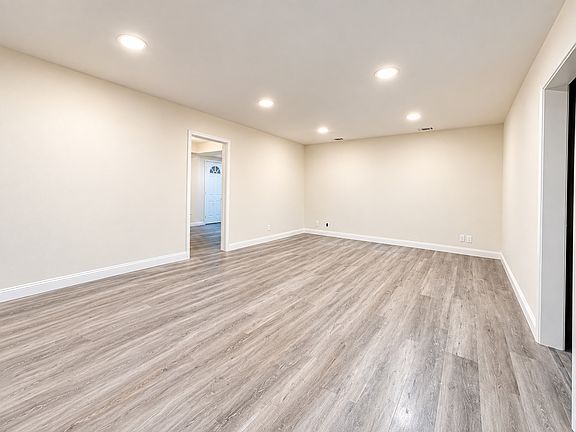 5th image of 5554 Vernon Ct