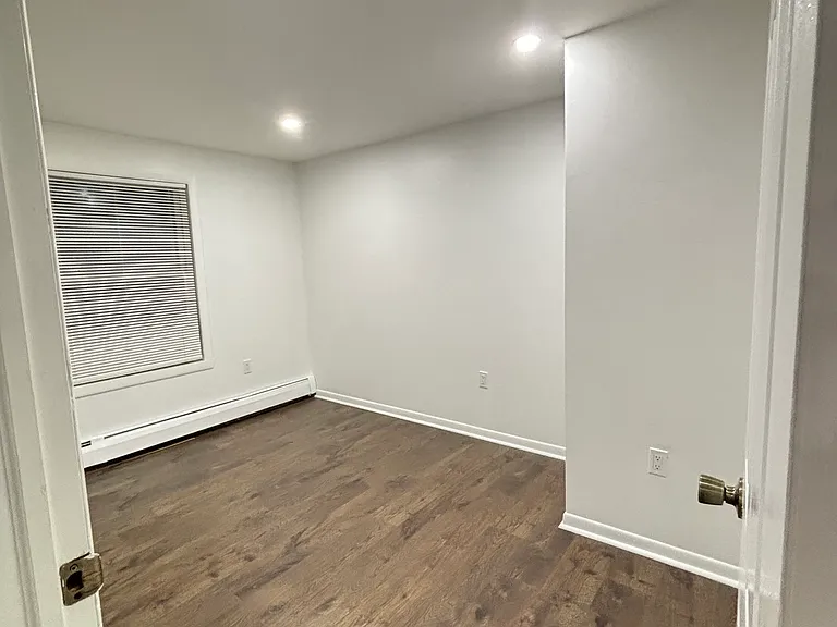 1387 Quinnipiac Ave — Photo 12
