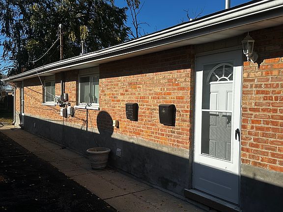 3rd image of 804 Mackinaw Ave