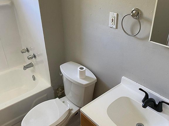 4th image of 3619 Commonwealth Ave Unit 2E
