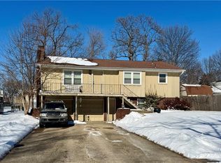 8400 Shawnee Ln, Overland Park, KS 66212