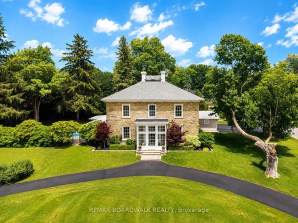 55 Cochrane Dr, Brockville, ON K6V 2Y9