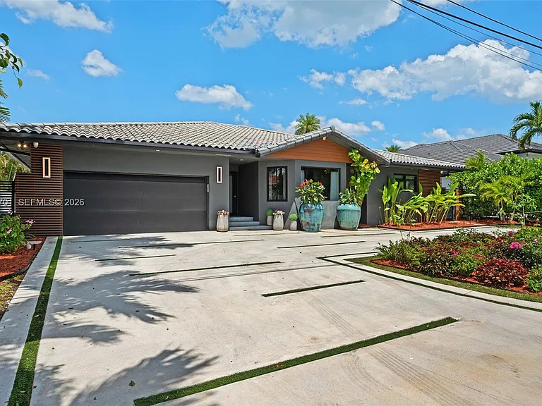16431 NE 34th Ave — Photo 47