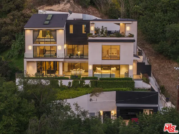 3920 Knobhill Dr, Sherman Oaks, CA 91423