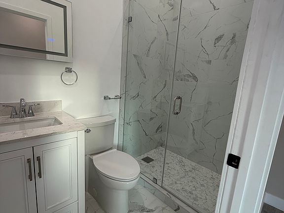 2nd image of 151 E 47th St #1/4