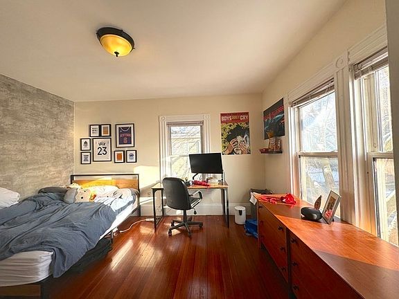 4th image of 44 Ashford St #1