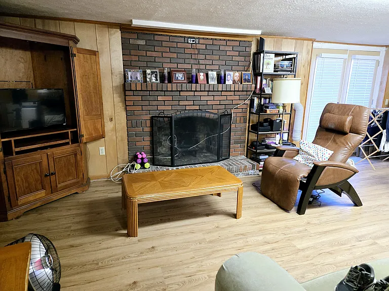 3339 Sanford Dr #B — Photo 1