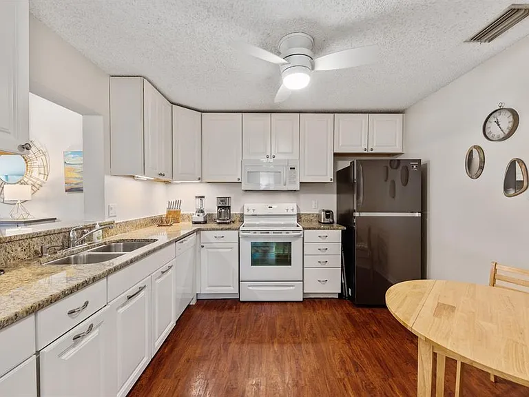 5656 Ashton Lake Dr #5656 — Photo 15