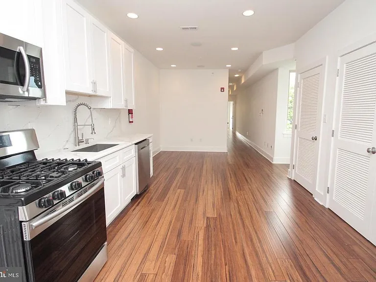 1146 S 15th St #2 — Photo 4