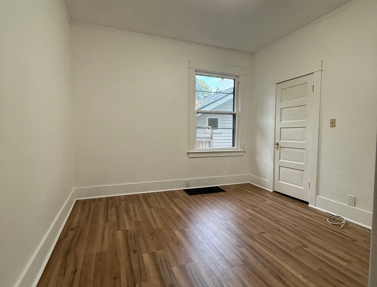 4 bed, 2294 sqft, $3,850 — Photo 3