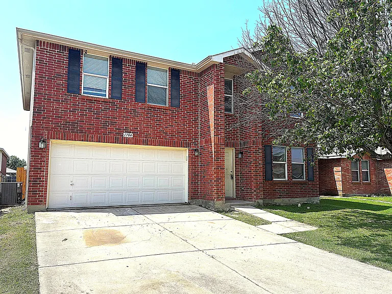 1704 Carolina Ridge Way — Photo 1