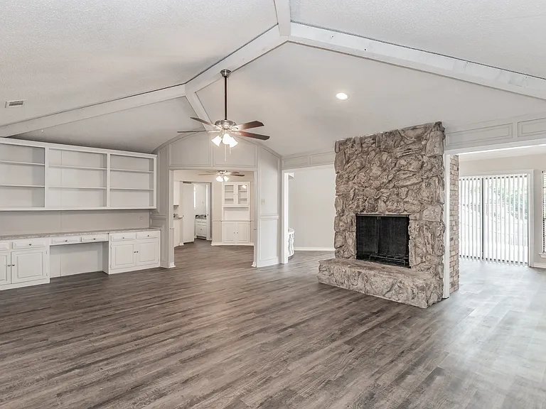 3008 Apple Valley Dr — Photo 16
