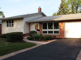 615 S Ahrens Ave, Lombard, IL 60148