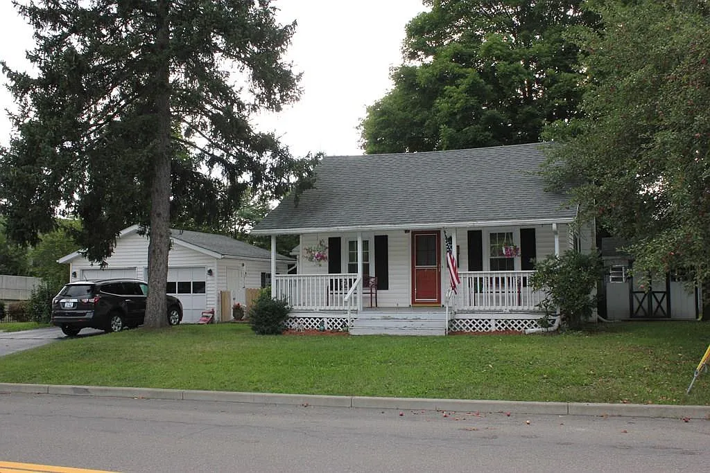 1018 South Ave photo 1