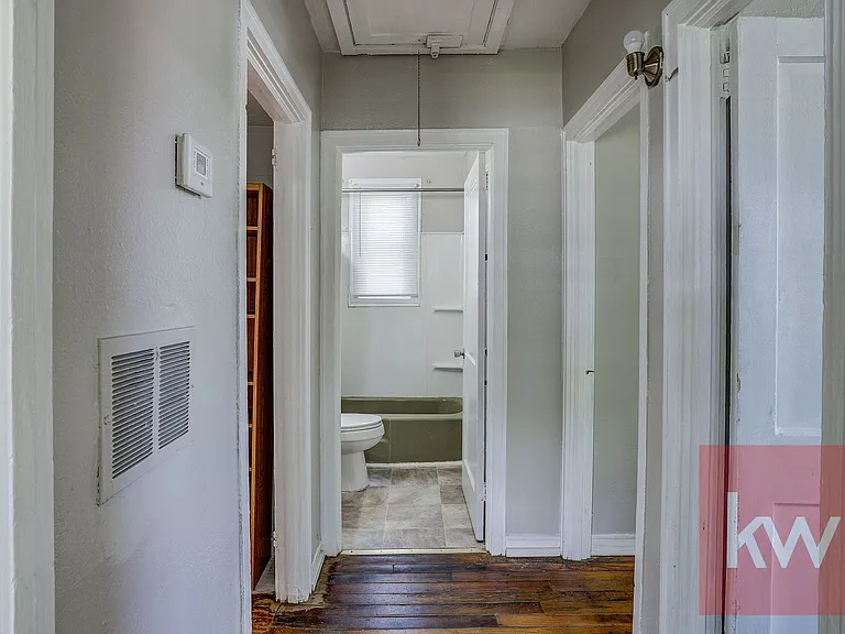 2025 Sherwood Rd — Photo 5