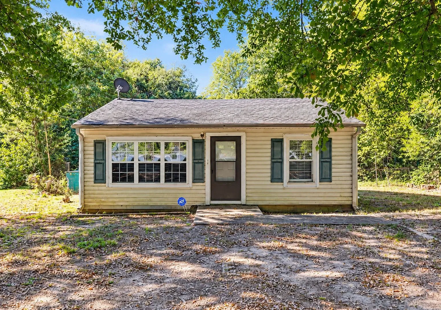 Charming 2BR Bungalow with Spacious Backyard Near Downtown Gastonia! — Photo 1