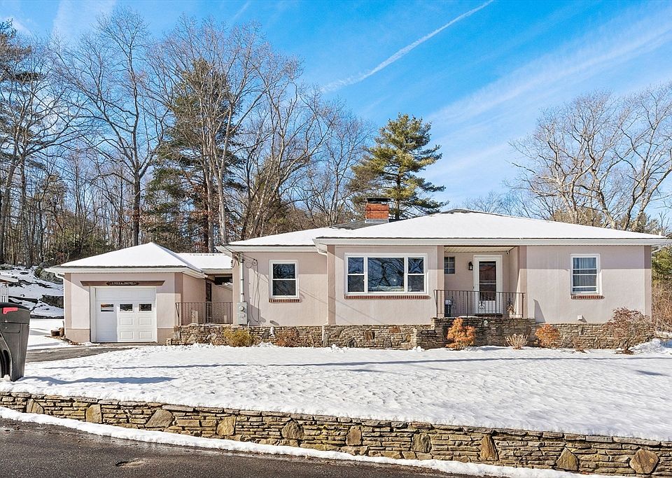 1st image of 1 Villa Dr