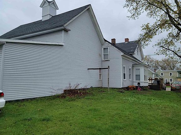 3rd image of 102 Fair St #102