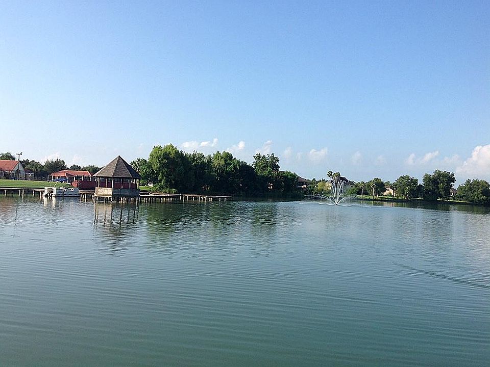 1st image of 107 Island Blvd