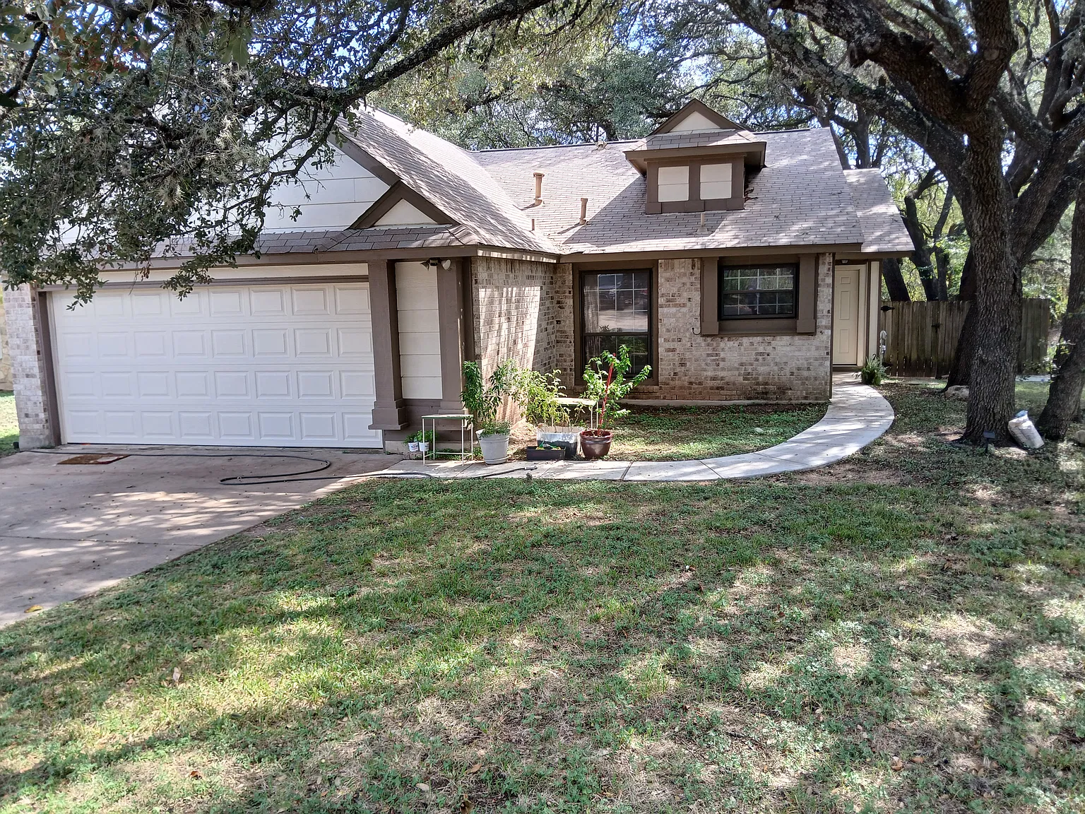3 bed, 1320 sqft, $2,300 — Photo 3