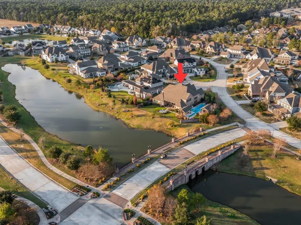 2203 Flameleaf Ct, Conroe, TX 77384