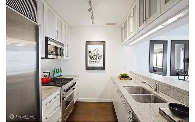 Sold by Douglas Elliman | media 17