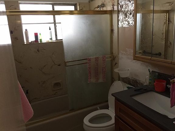 3rd image of 5221 Cabrillo Way