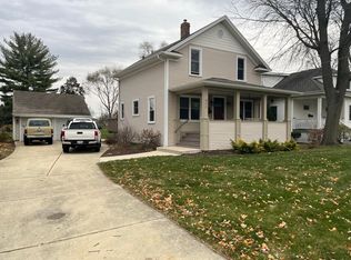 905 Pershing Ave, Wheaton, IL 60189