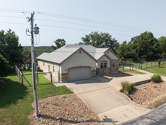 2nd image of 22914 Lake Ridge Dr
