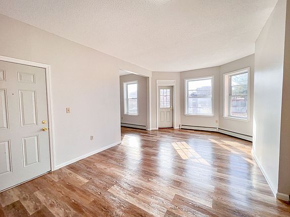 4th image of 286 Park St #2W