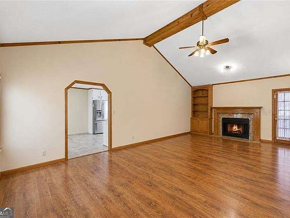 3rd image of 261 Clayton Trl