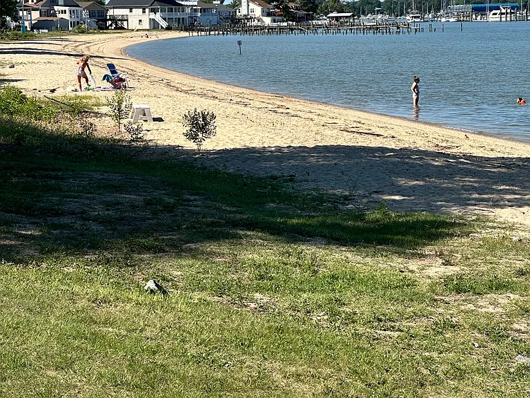The Shores Beach - Peace and Quiet