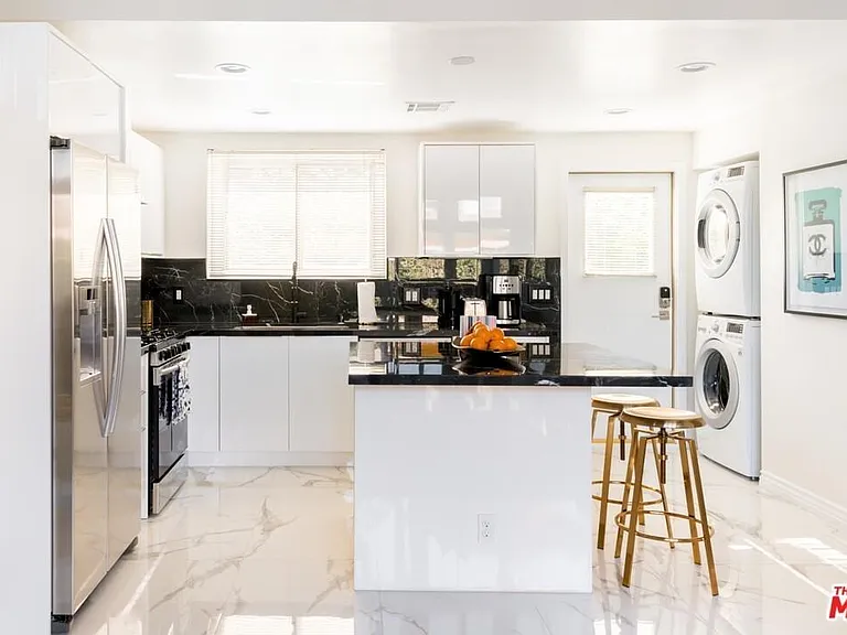 8807 Reading Ave — Photo 2