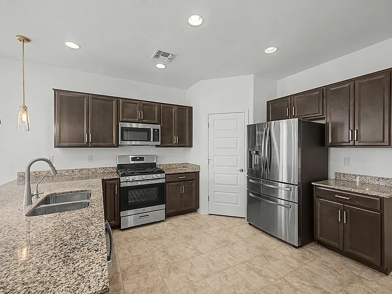 9004 W Georgia Ave — Photo 15