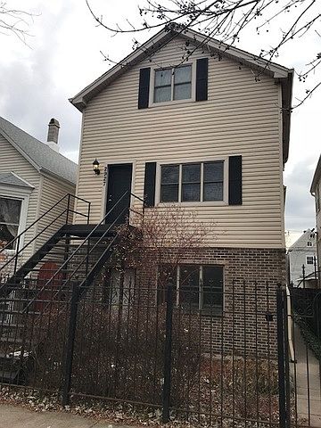 1st image of 2927 N Gresham Ave #101