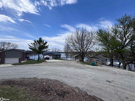 3rd image of 376 Redbird Ln
