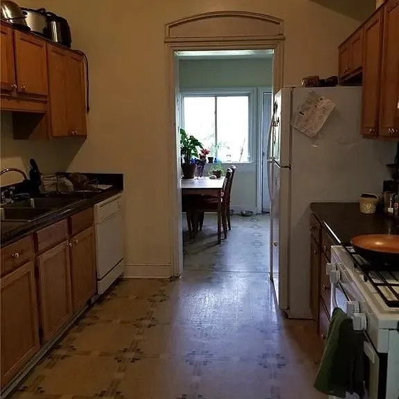 408 W Clay St — Photo 5