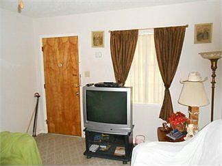 5th image of 801 Lamar Ave