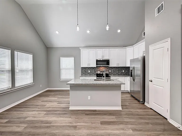8695 Sassafras St — Photo 7