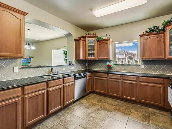 3rd image of 14324 N Cave Dr