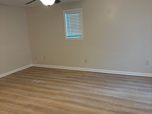 2nd image of 105 Lenox Pkwy