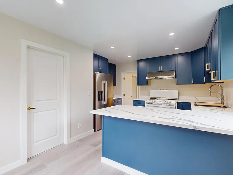 976 Masson Ave — Photo 2